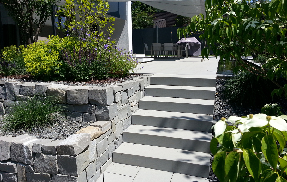 Gartenwelten | Designgarten | Gestaltungselement Treppe aus Beton Freiraum Schmid | Gartenwelten | Designgarten | Gestaltungselement Treppe aus Beton